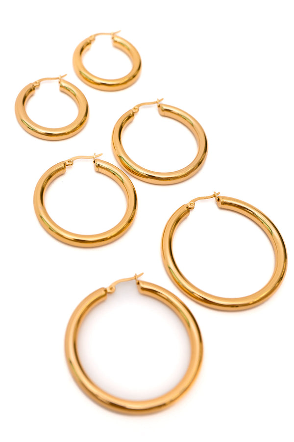 18K Gold Hoop Earrings Set in Gold